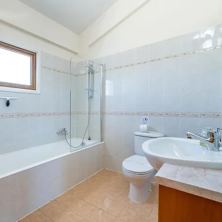 Stephanie Oasis فيلة أيا نابا